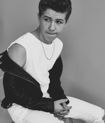 Hot Idols: Ethan Wacker 5d943ad5bb921.jpg