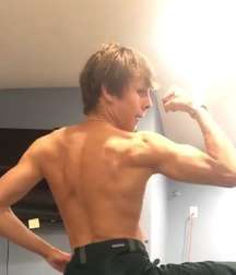 Hot Idols: Jacob Bertrand 5d94c7a40dd61.jpg