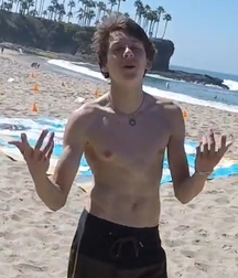 Hot Idols: Jacob Bertrand 5d94c7f5da20e.jpg