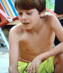 Hot Idols: Jacob Bertrand 5d94c8ab3c9df.jpg