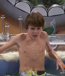 Hot Idols: Jacob Bertrand 5d94c8b0de6aa.jpg