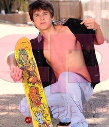 Hot Idols: Devon Werkheiser 5d9568df3ccb9.jpg