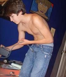 Hot Idols: Devon Werkheiser 5d9568fe53a78.jpg