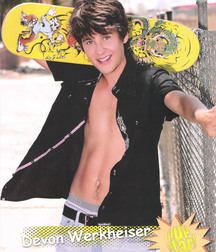 Hot Idols: Devon Werkheiser 5d95690559ba4.jpg