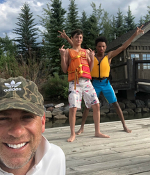 Hot Idols: Asher Angel 5d958b7e186e9.jpg