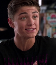 Hot Idols: Asher Angel 5d958b8f82605.jpg