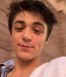Hot Idols: Asher Angel 5d958be4d95e2.jpg