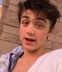 Hot Idols: Asher Angel 5d958be772e36.jpg