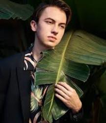Hot Idols: Hayden Byerly 5d96cb9789b50.jpg