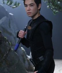 Hot Idols: Ryan Potter 5d980471eb083.jpg