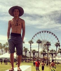 Hot Idols: Ryan Potter 5d980472f4066.jpg