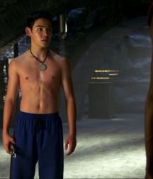 Hot Idols: Ryan Potter 5d98049cb35e8.jpg