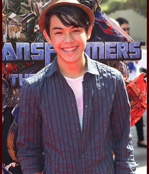 Hot Idols: Ryan Potter 5d9804b2b1bec.jpg