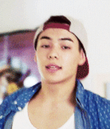 Hot Idols: Ryan Potter 5d980683887a5.gif