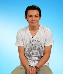 Hot Idols: Ryan Potter 5d98068bb296d.jpg