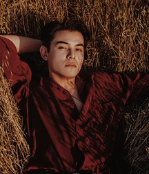 Hot Idols: Ryan Potter 5d9806a594116.jpg
