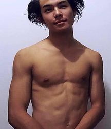 Hot Idols: Ryan Potter 5d9806ae4acf1.jpg