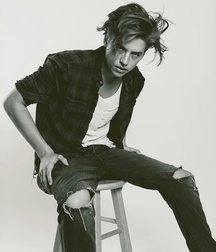 Hot Idols: Cole Sprose 5d981e78cf524.jpg