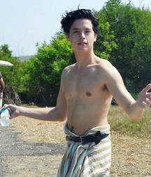 Hot Idols: Cole Sprose 5d981edb9fcb0.jpg