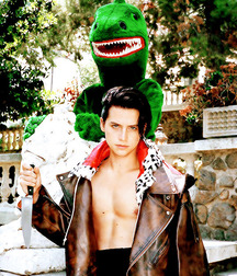 Hot Idols: Cole Sprose 5d981ee0a278a.jpg