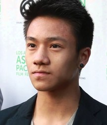 Hot Idols: Brandon Soo Hoo 5d9827aa421cd.jpg