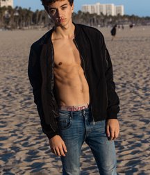 Hot Idols: Gavin Casalegno 5d98c60be2372.jpg