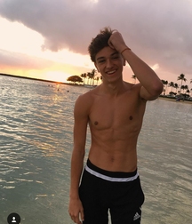 Hot Idols: Gavin Casalegno 5d98c60f9863b.jpg