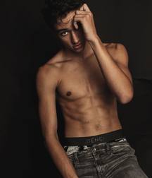 Hot Idols: Gavin Casalegno 5d98c611560e0.jpg