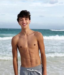 Hot Idols: Gavin Casalegno 5d98c61e67996.jpg