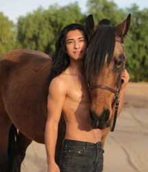 Hot Idols: Calvin Millan 5d990b281c0de.png