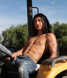 Hot Idols: Calvin Millan 5d990c01a2609.jpg