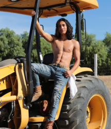 Hot Idols: Calvin Millan 5d990c0a115ab.png