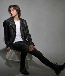Hot Idols: Yael Fernández 5d99312f521a2.jpg