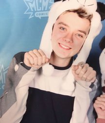 Hot Idols: Asa Butterfield 5d993b6218b27.jpg