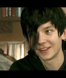 Hot Idols: Asa Butterfield 5d993b9517e84.jpg