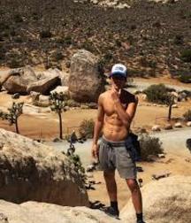 Hot Idols: Skyler Gisondo 5d9a93a4db1cd.jpg