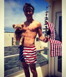 Hot Idols: Skyler Gisondo 5d9a93c49c6f0.jpg