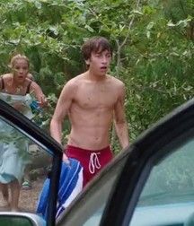Hot Idols: Skyler Gisondo 5d9a93c6593e1.jpg