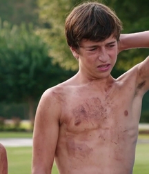 Hot Idols: Skyler Gisondo 5d9a93e2ec0c4.jpg