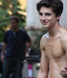 Hot Idols: Timothée Chalamet 5dab930a0ea6d.jpg