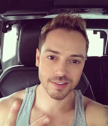 Hot Idols: Pee Wee 5dacd8a7ea88f.jpg