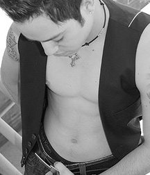 Hot Idols: Pee Wee 5dacd8be21fed.jpg