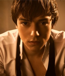 Hot Idols: Pee Wee 5dacd8d553617.jpg
