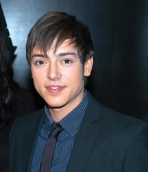 Hot Idols: Pee Wee 5dacd8e2ba7bc.jpeg