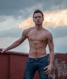 Hot Idols: Pee Wee 5dacd921bd2a8.jpg