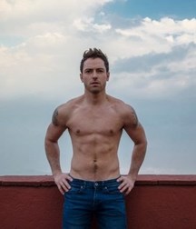 Hot Idols: Pee Wee 5dacd9252d620.jpg