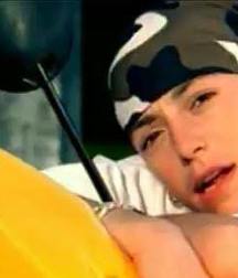 Hot Idols: Pee Wee 5dacd937f2be4.jpeg