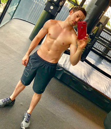 Hot Idols: Pee Wee 5dacd94f065fa.jpg