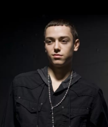 Hot Idols: Pee Wee 5dacd956212a2.png
