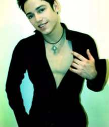 Hot Idols: Pee Wee 5dacd969ec925.png